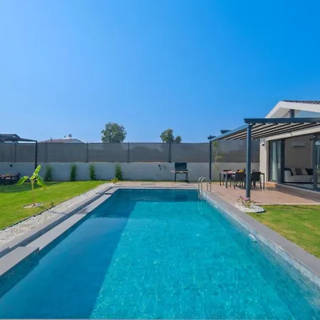 Arel House Villa *