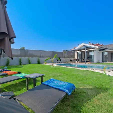 Arel House Villa *